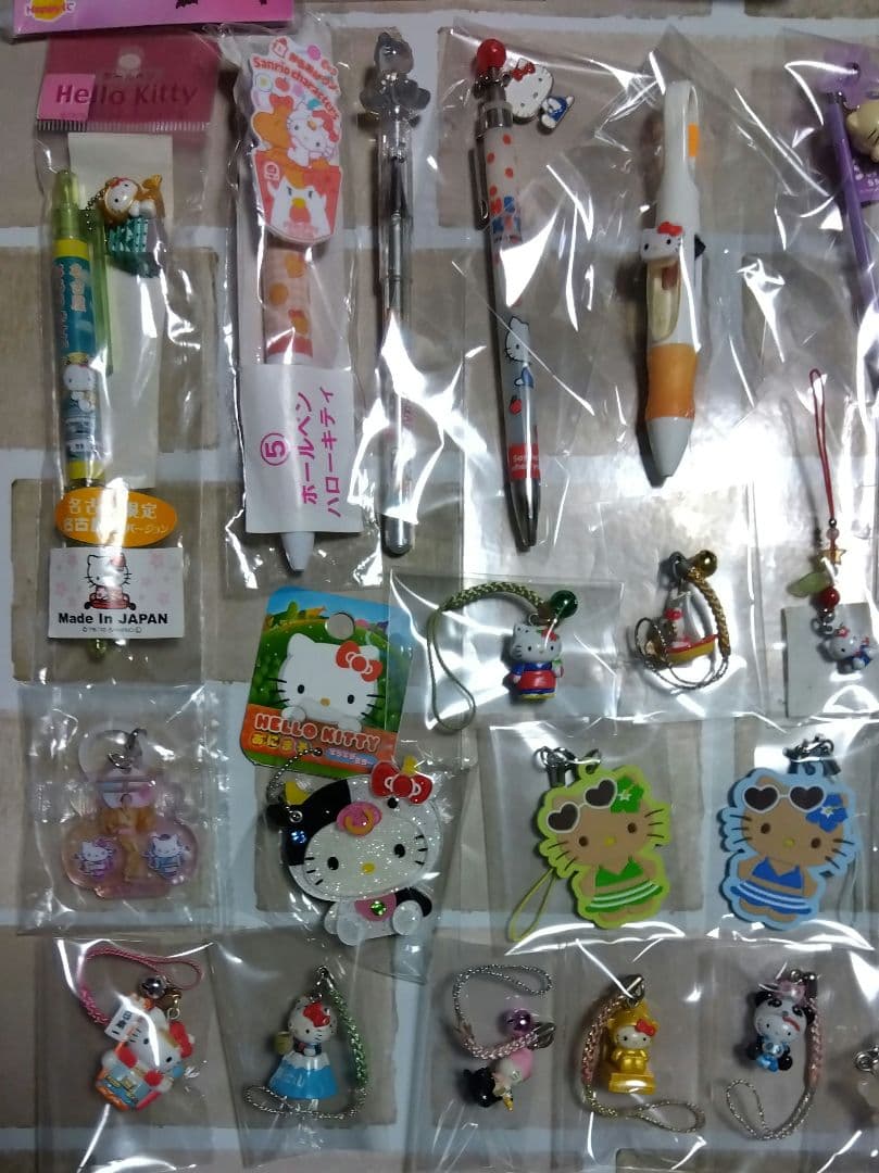 ハローキティ　根付　キーホルダー　ボールペン　等　マスコット　52個 まとめ売り