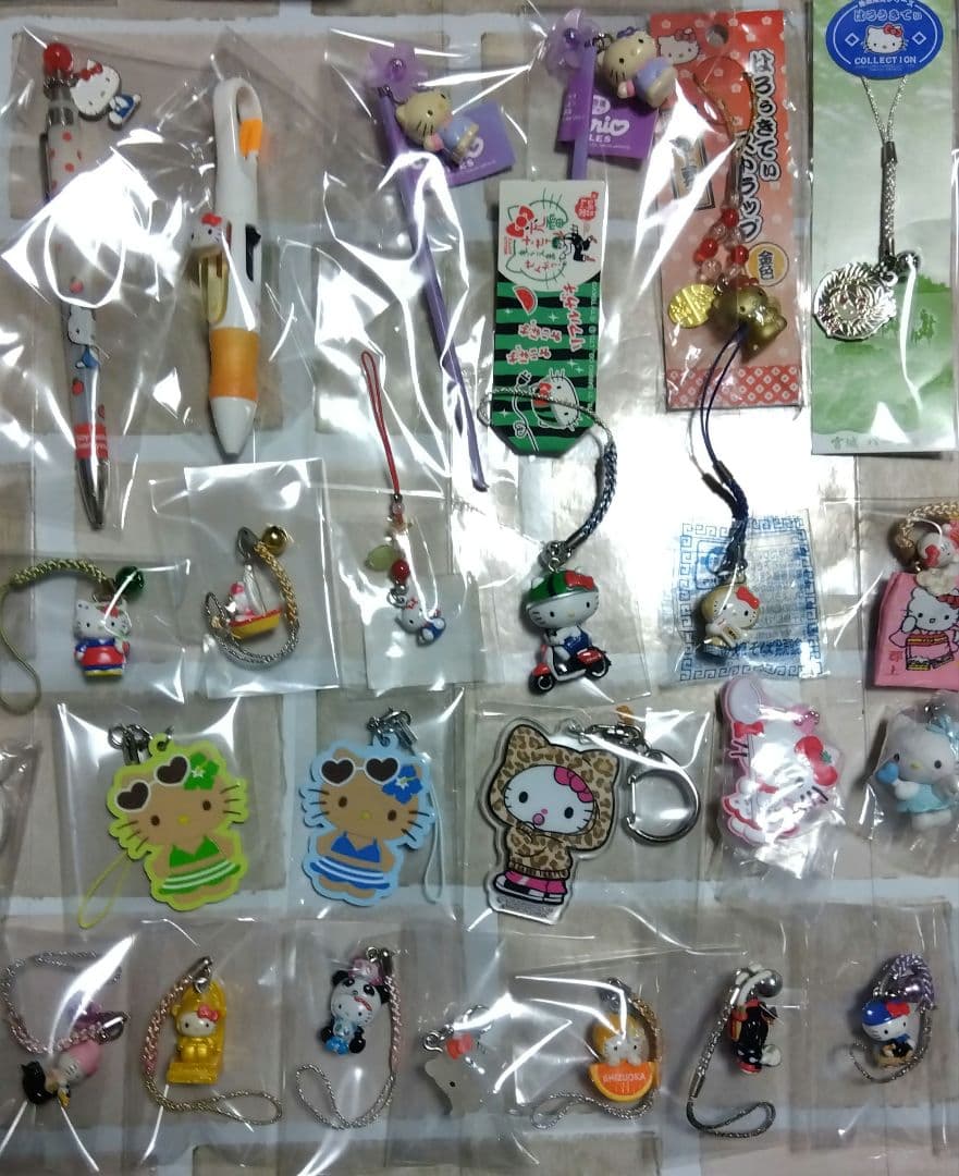 ハローキティ　根付　キーホルダー　ボールペン　等　マスコット　52個 まとめ売り