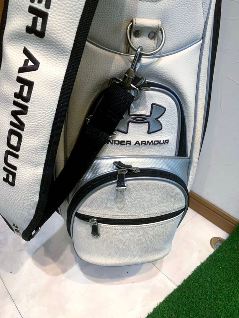 希少　良品　完売　アンダーアーマー　キャディバッグ　本格アスリート　おしゃれ
