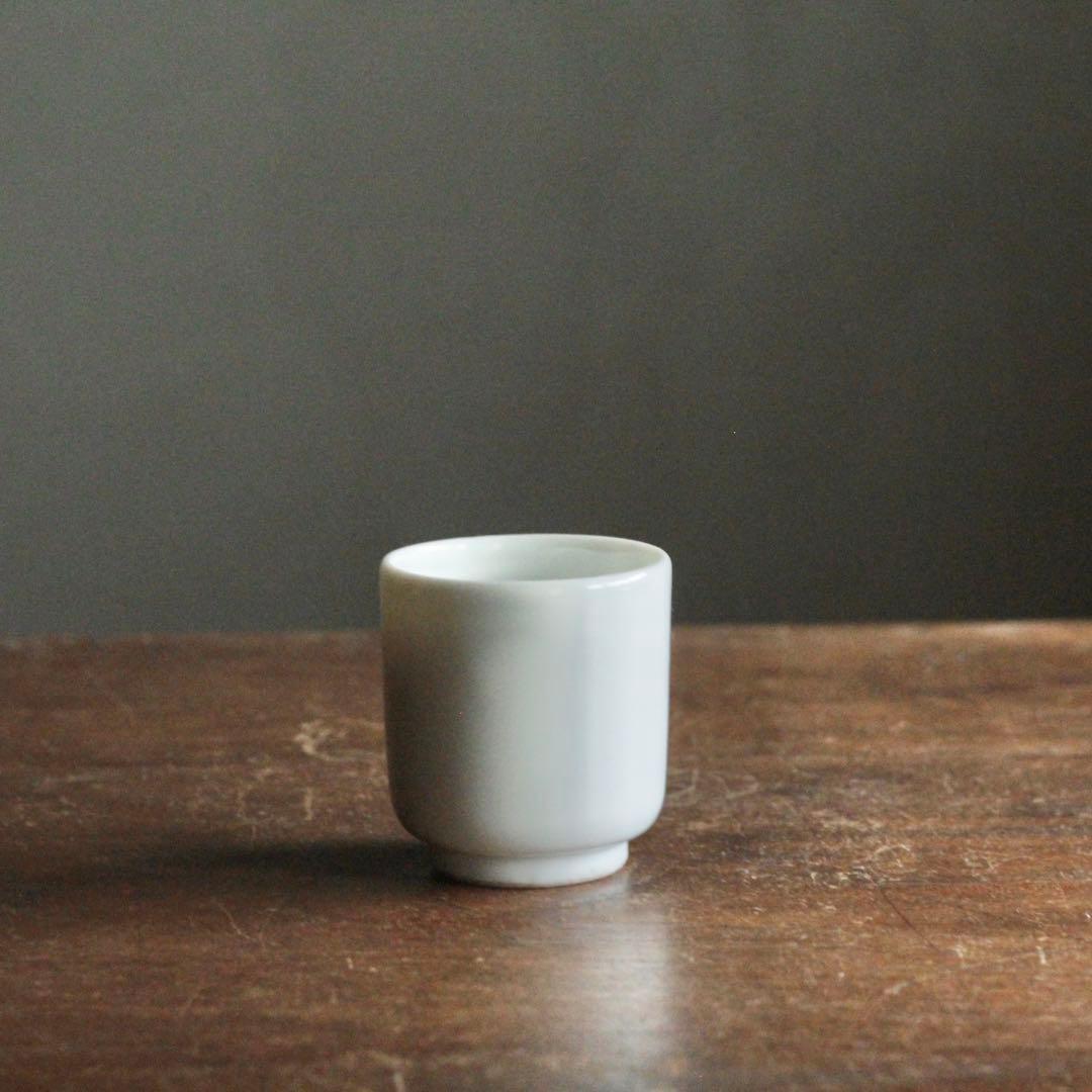 白磁 筒碗 筒盃 No.5 古道具 アンティーク 検）伊万里波佐見平佐