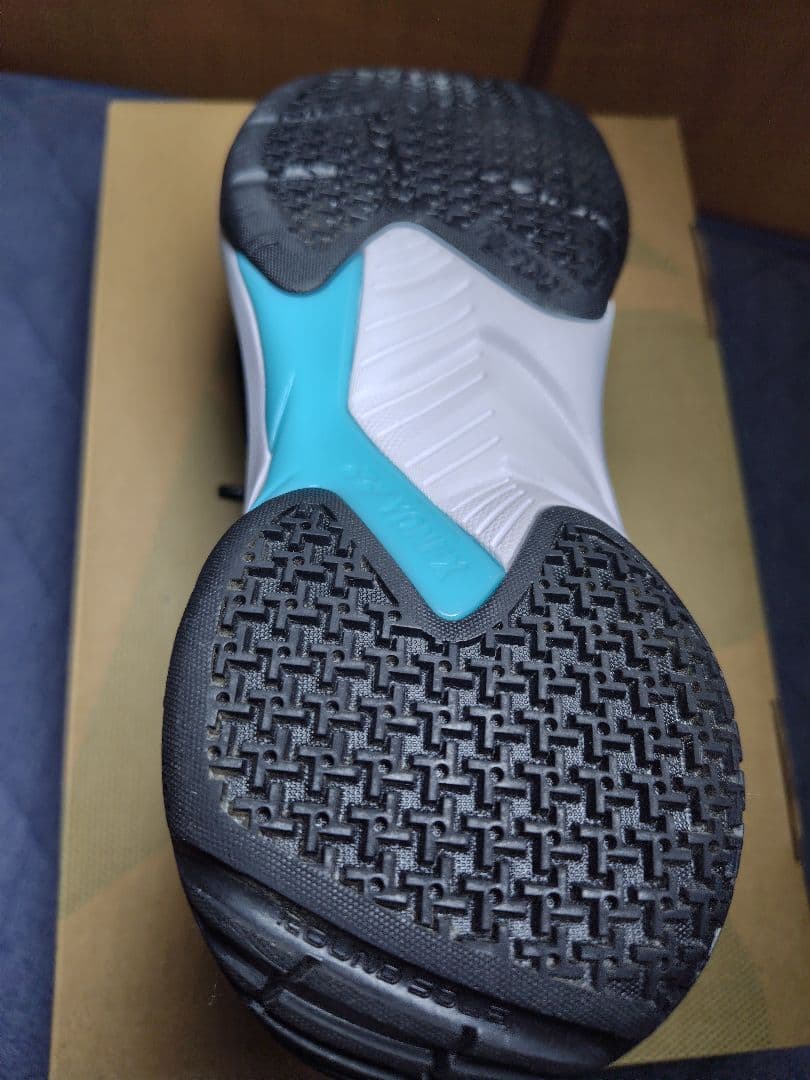 YONEX バドミントンシューズ ブラック/ターコイズ　27cm