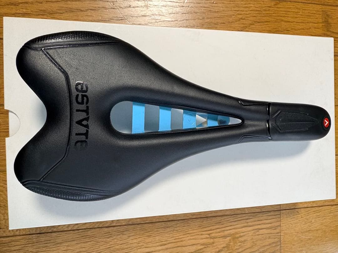 ASTVTE アスチュート　サドル　SKYLITE VTサドル カーボンレール