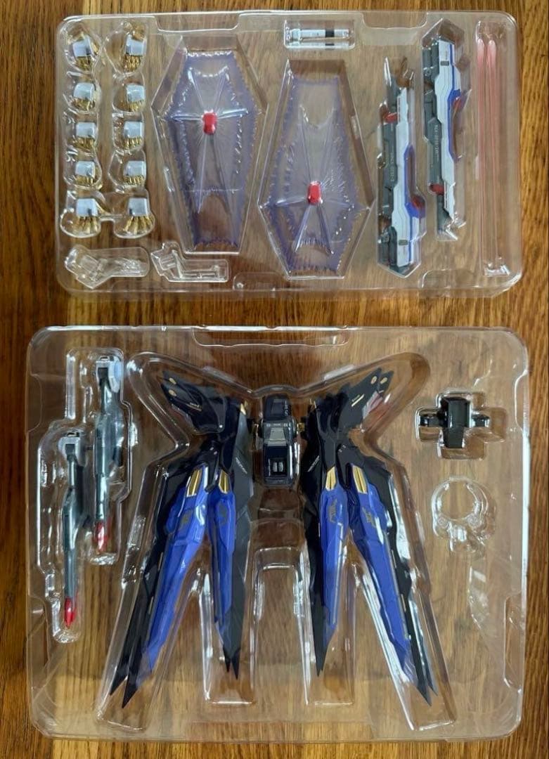 メタルビルド　ストライクフリーダム　SOUL BLUE.&光の翼