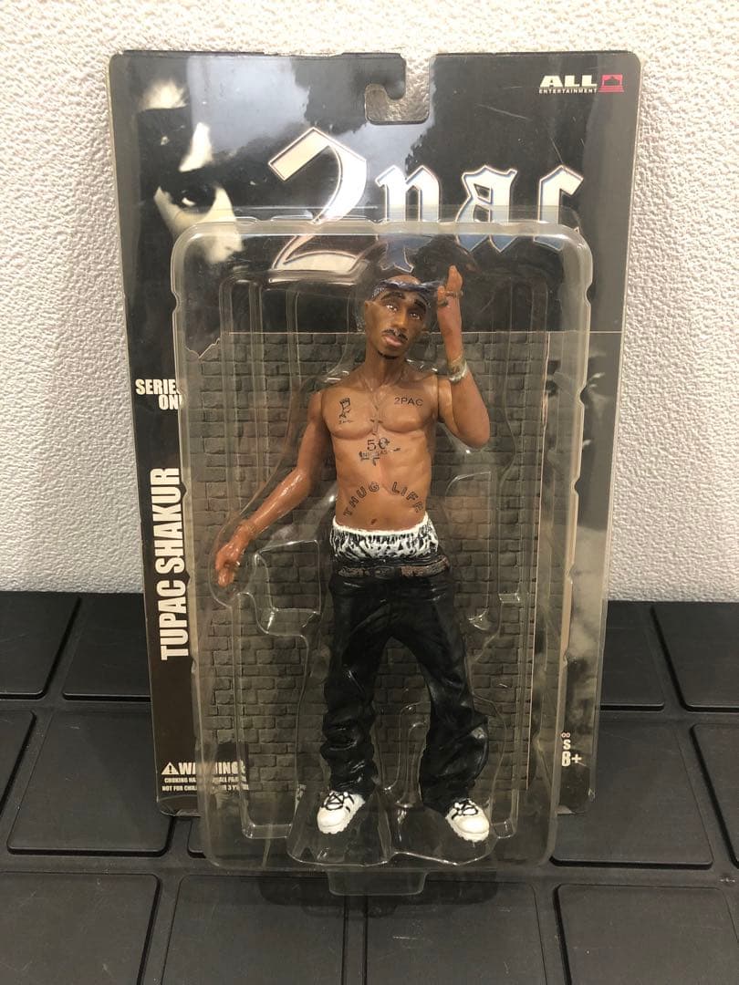 2PAC フィギュア