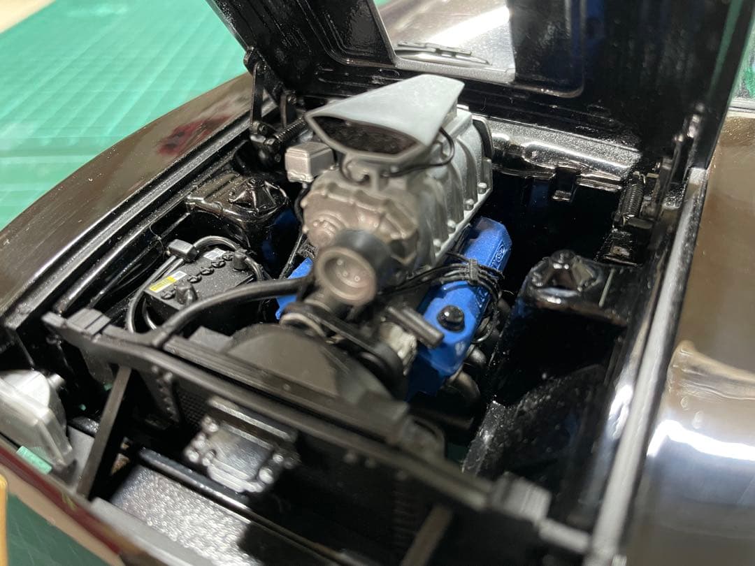 マッドマックス　インターセプター　オートアート製　1/18ミニカー