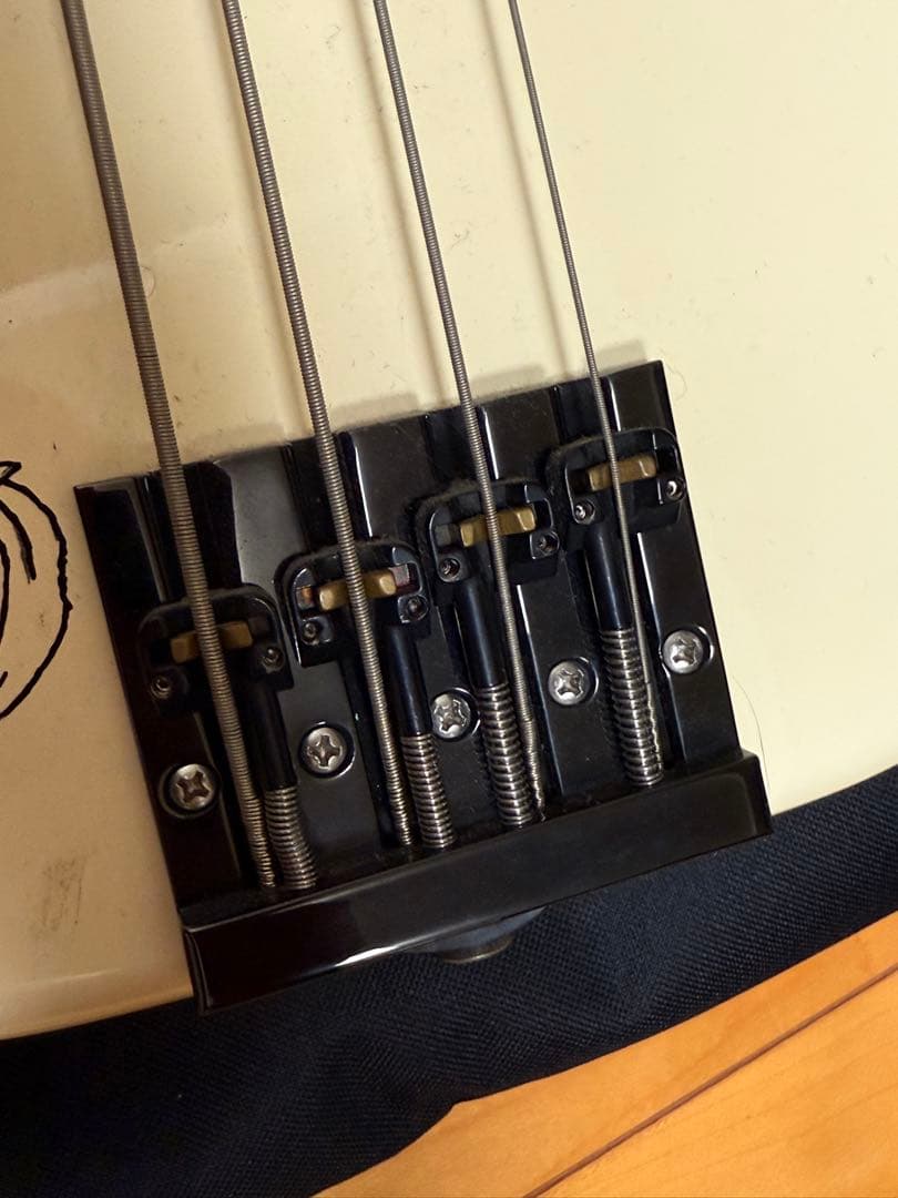 ベース Fender Japan Precision Bass