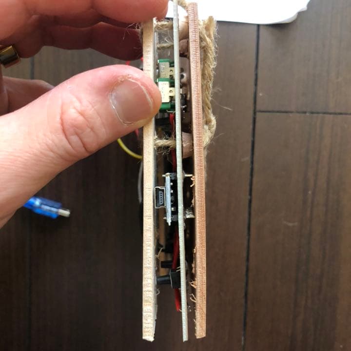 garageメーカーのセミモジュラーシンセ。