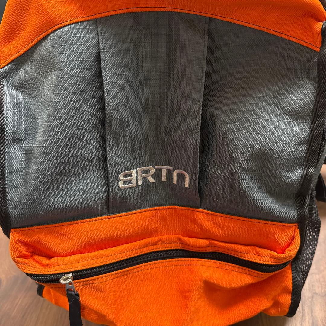 BURTON 大容量スノーボードバッグ 取り外し可能リュックあり