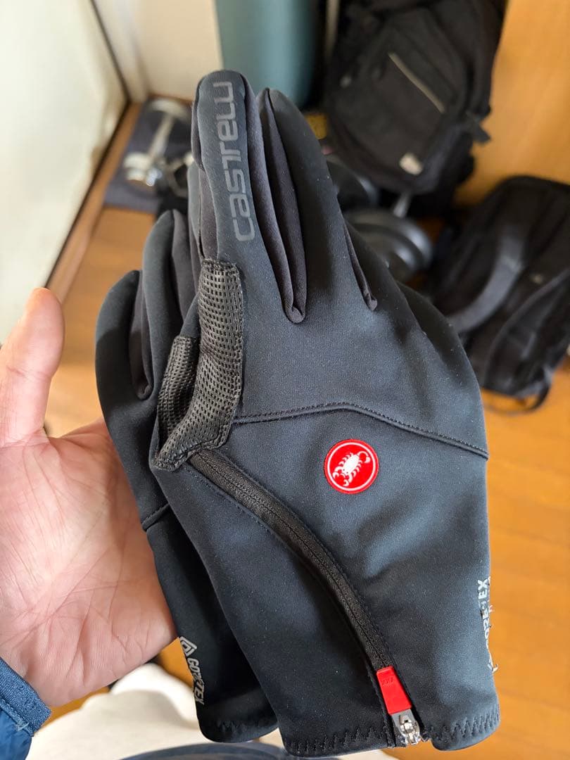 Castelli ブラック グローブ 防風性