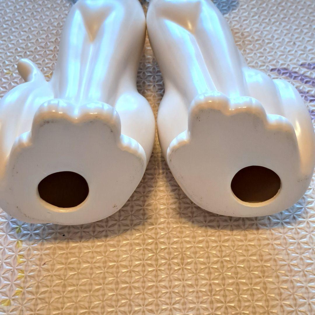 白い猫　ペア置物　パールのネックレス　フィギュア　陶器　ねこ　２匹　インテリア