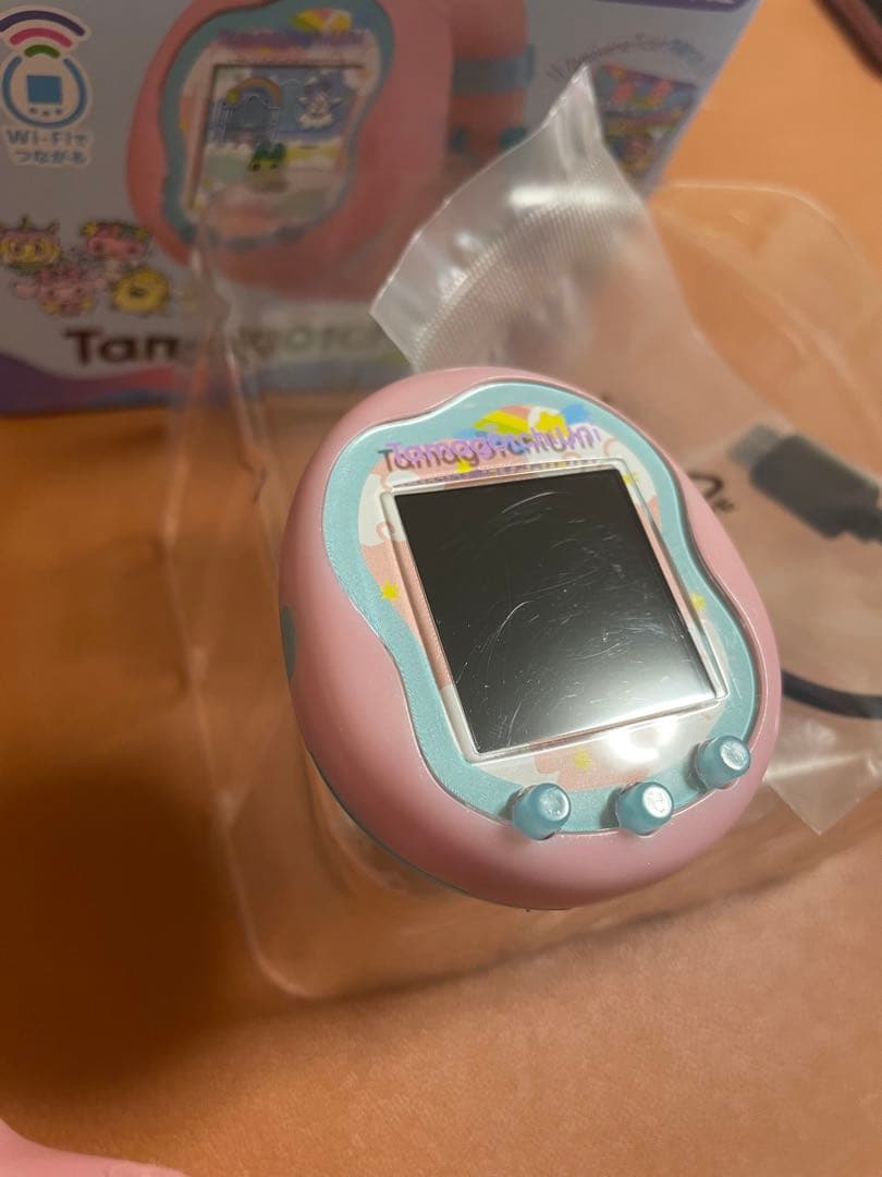 Tamagotchi Uni ピンク USBケーブル付き