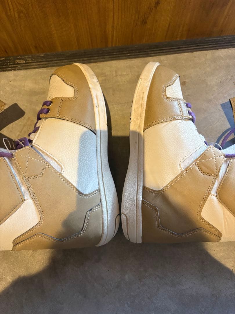 DEELUXE DNA ２４.５センチ