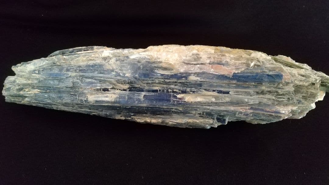 カイヤナイト(原石)