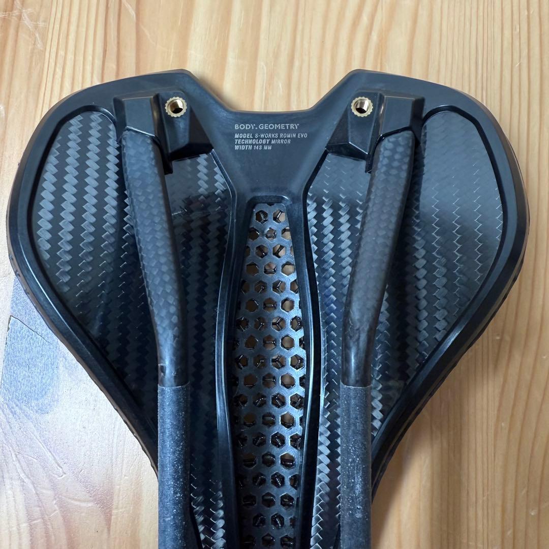 中古良品S-WORKS ROMIN EVO MIRRORサドル143mm