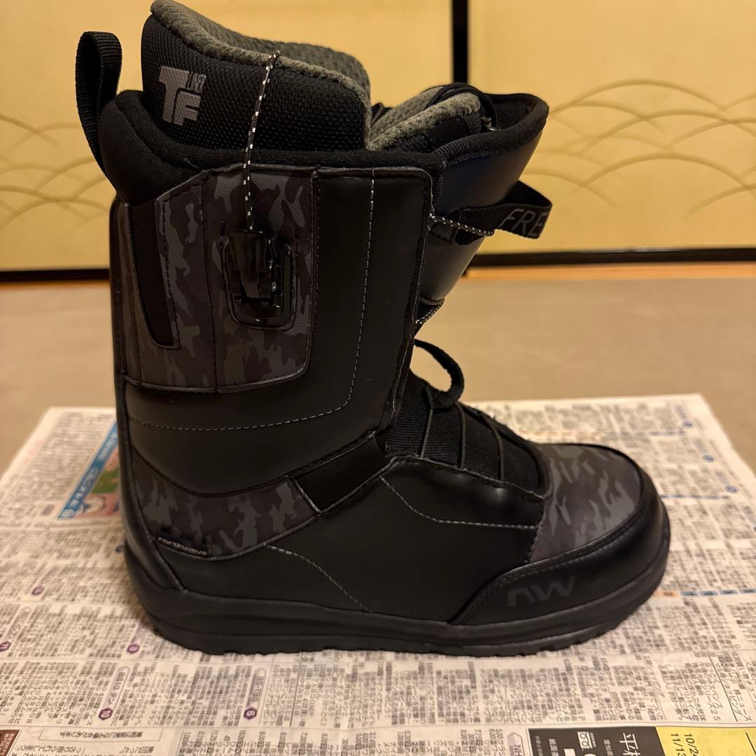 NORTHWAVEノースウェーブ　スノボブーツ　FREEDOM SLS