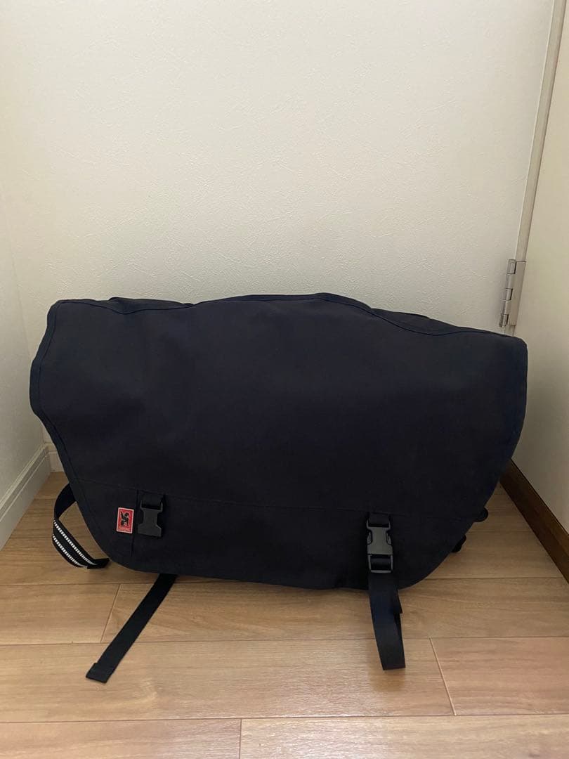 黒 メッセンジャーバッグ