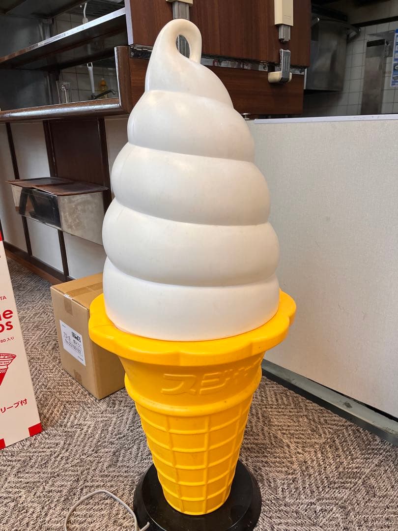 アイスクリームコーン ディスプレイ