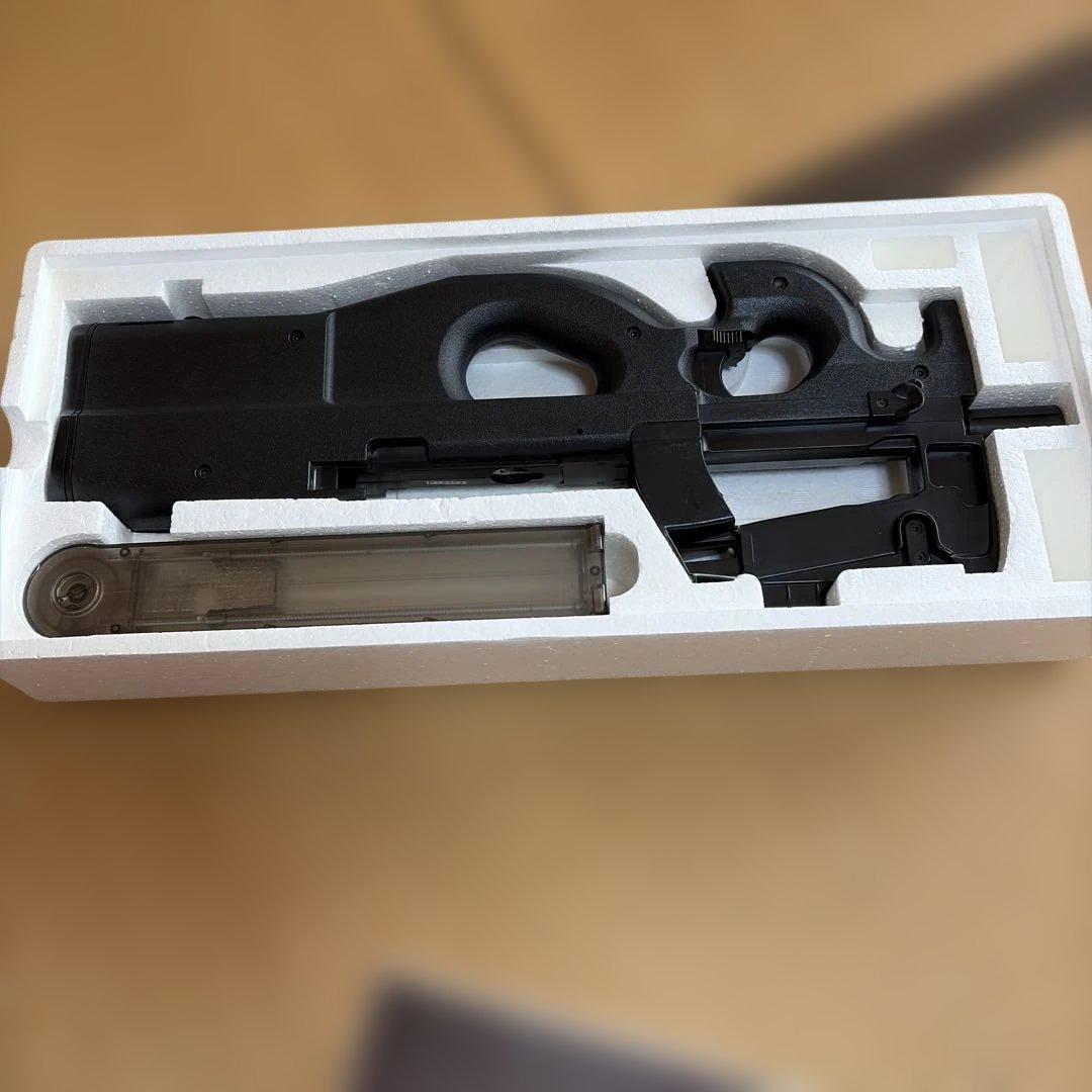 Toy-tec P90 エアソフトガン