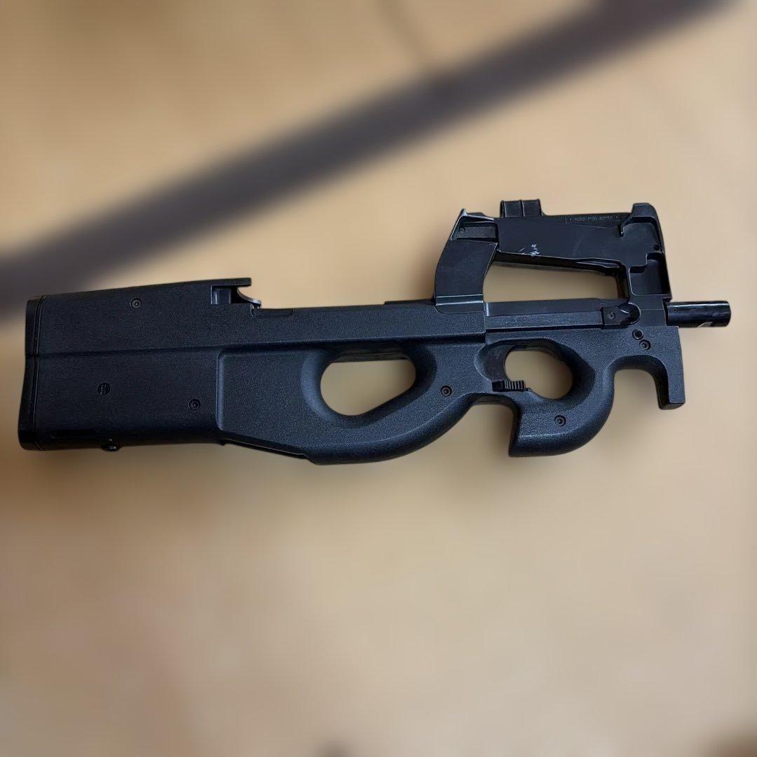 Toy-tec P90 エアソフトガン