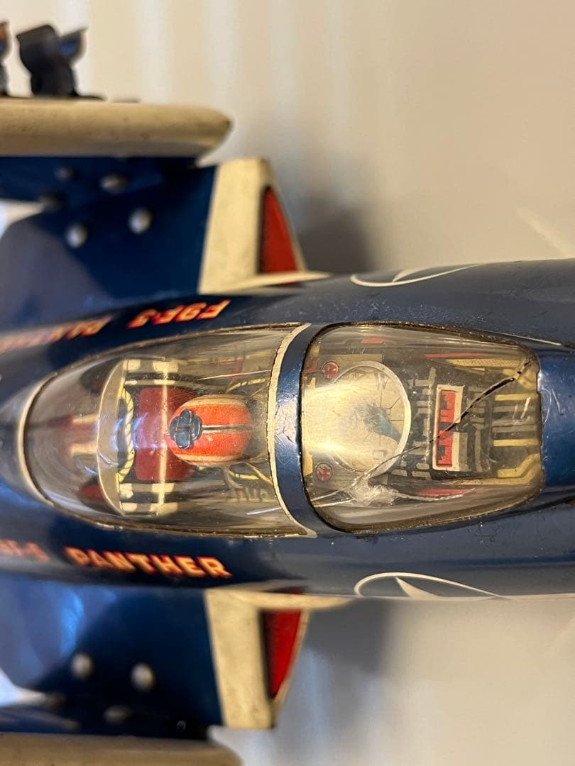 ヨネザワのブリキ のパンサー