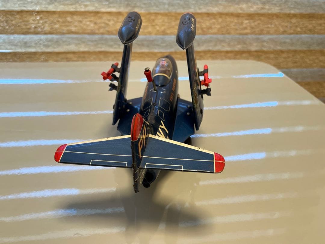 ヨネザワのブリキ のパンサー