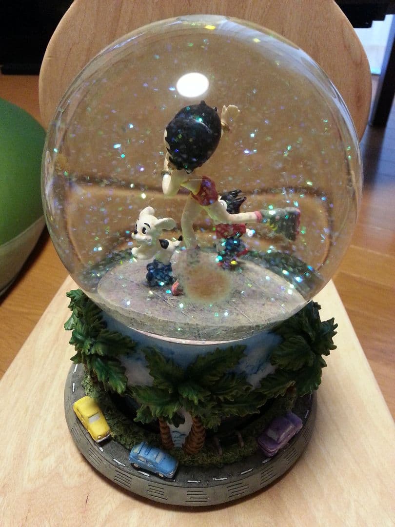 ベティちゃん　BETTY BOOP スノードーム　オルゴール