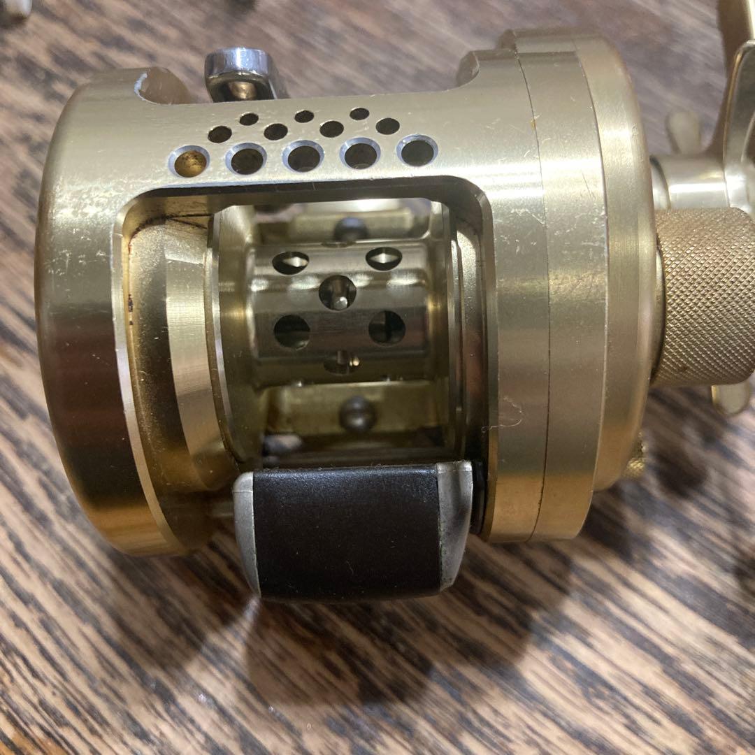 ス*カ様 シマノ　カルコン100 右ハンドル　機関良好！！