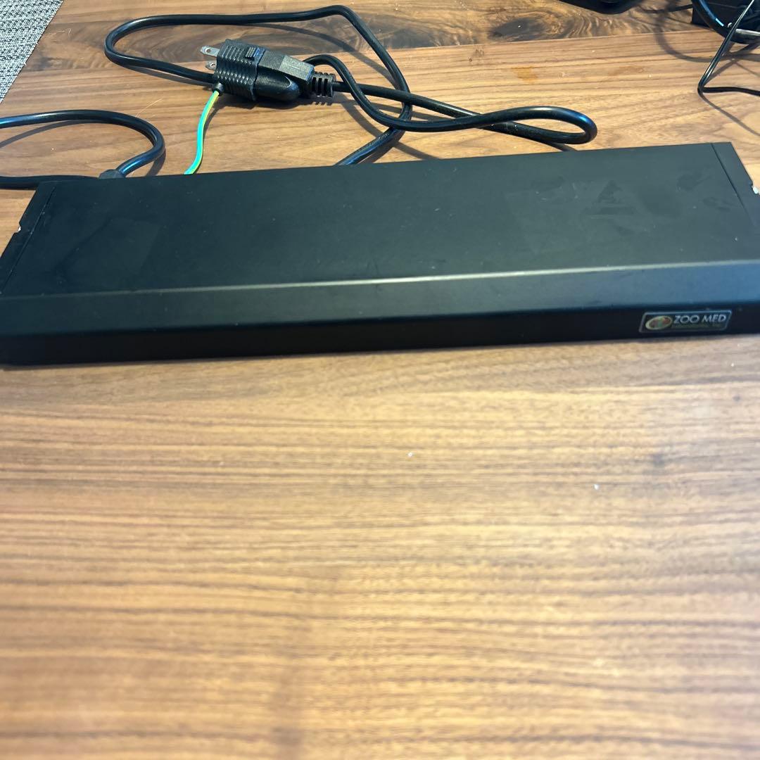 ライトドーム14cm、バスキングスポットランプ50wレプティサンT5 HO