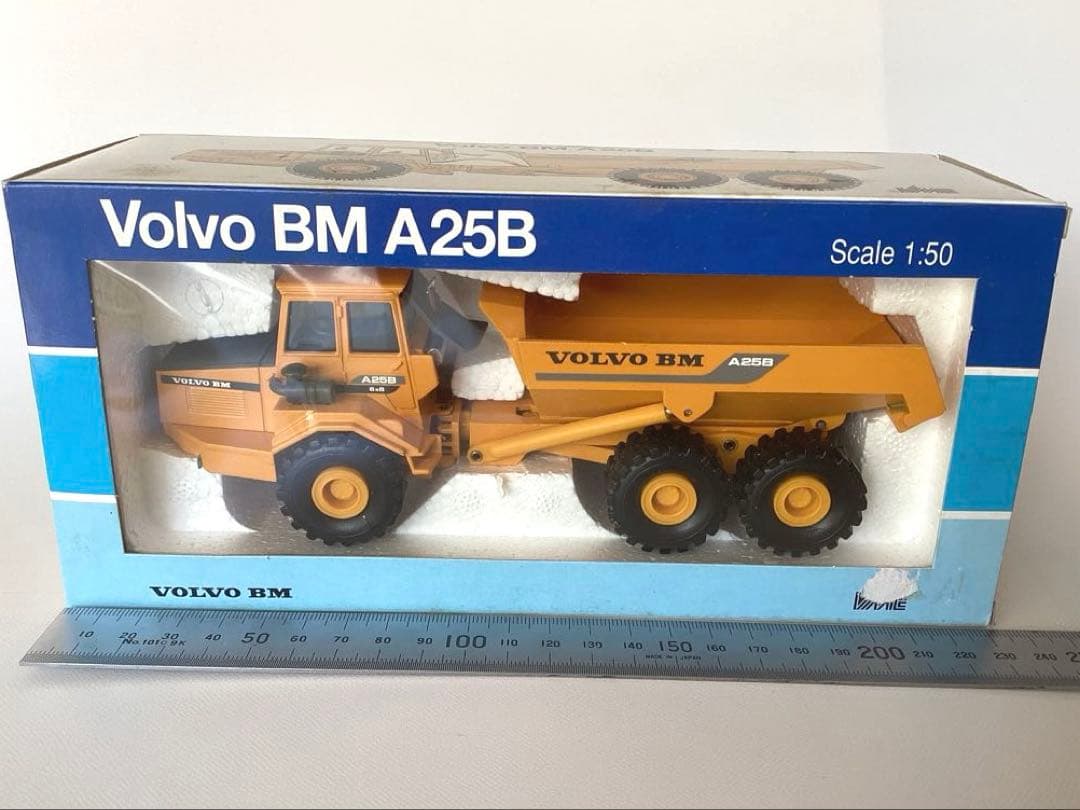 Volvoミニカー　ボルボアーティキュレートダンプ1991年　NZG1:50絶版