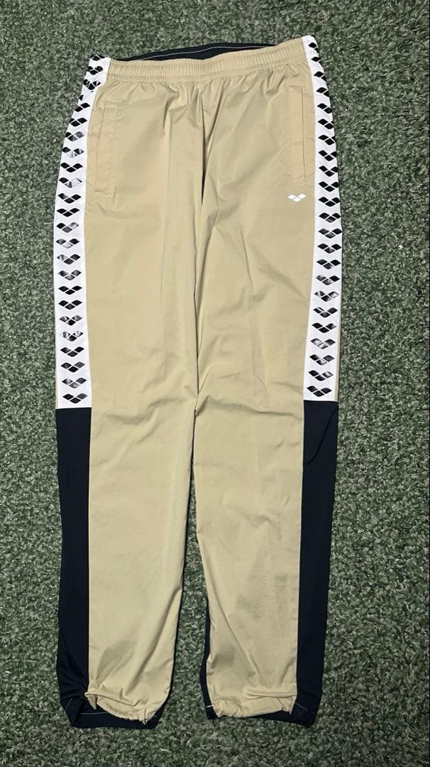 arena アリーナ ジャージ　ナイロン　クリーム　ブラック　XO