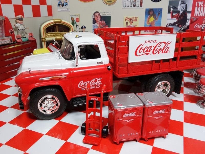 コカコーラ 設置デリバリートラック 1957カメオ Stake ERTL