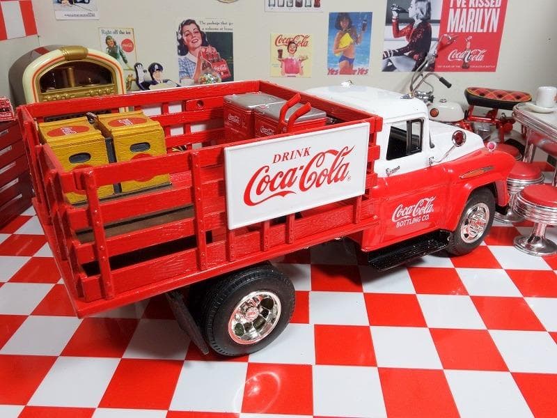 コカコーラ 設置デリバリートラック 1957カメオ Stake ERTL