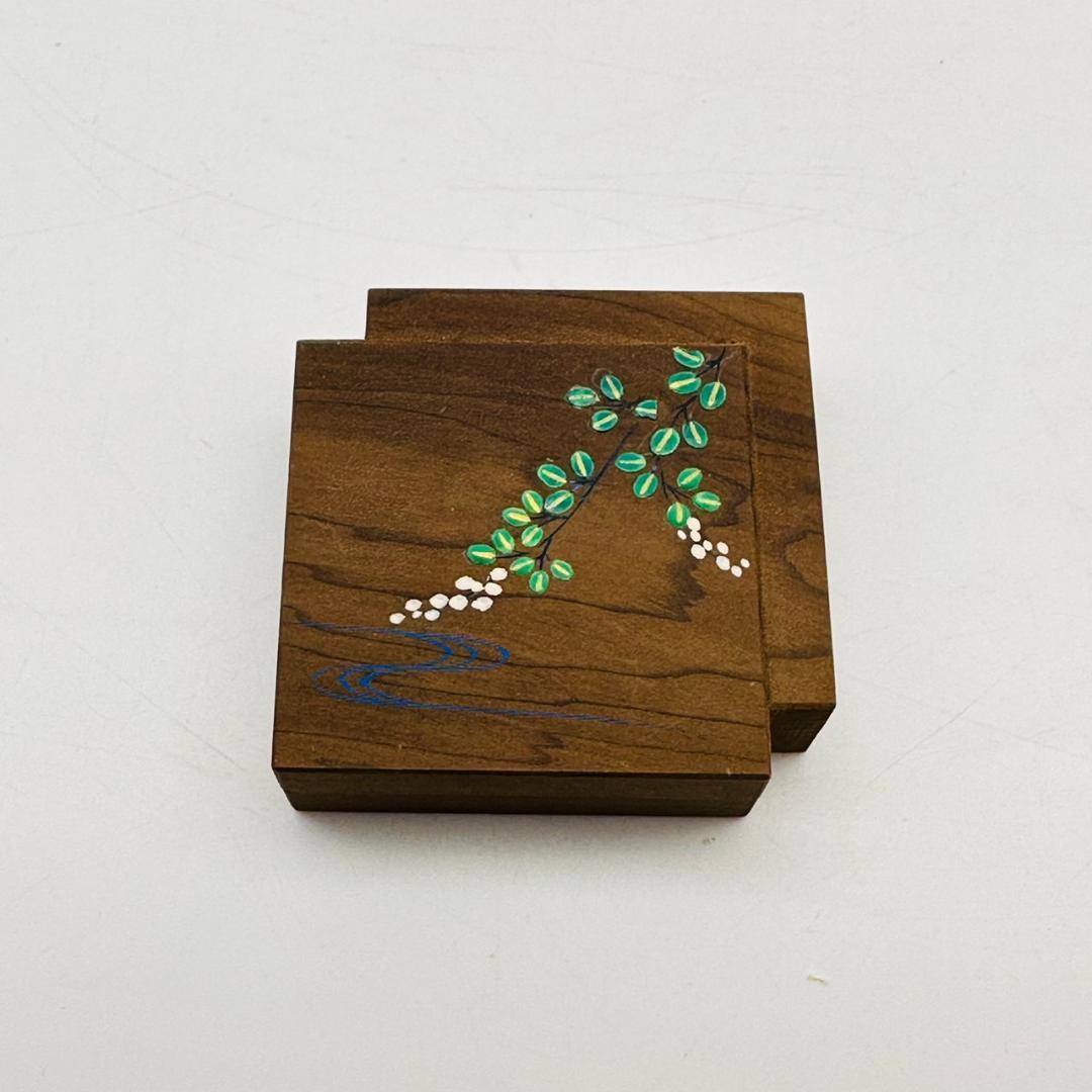 T　清水晃樹 神代杉 萩に虫絵 重色紙香合 内丸金箔 共箱 黄布 茶道具 香具