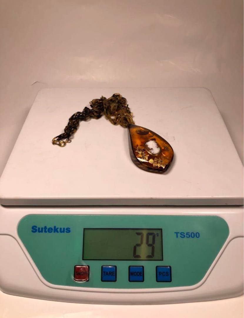 カメオ　琥珀ペンダント　鼈甲　首飾り　作家物　金彩