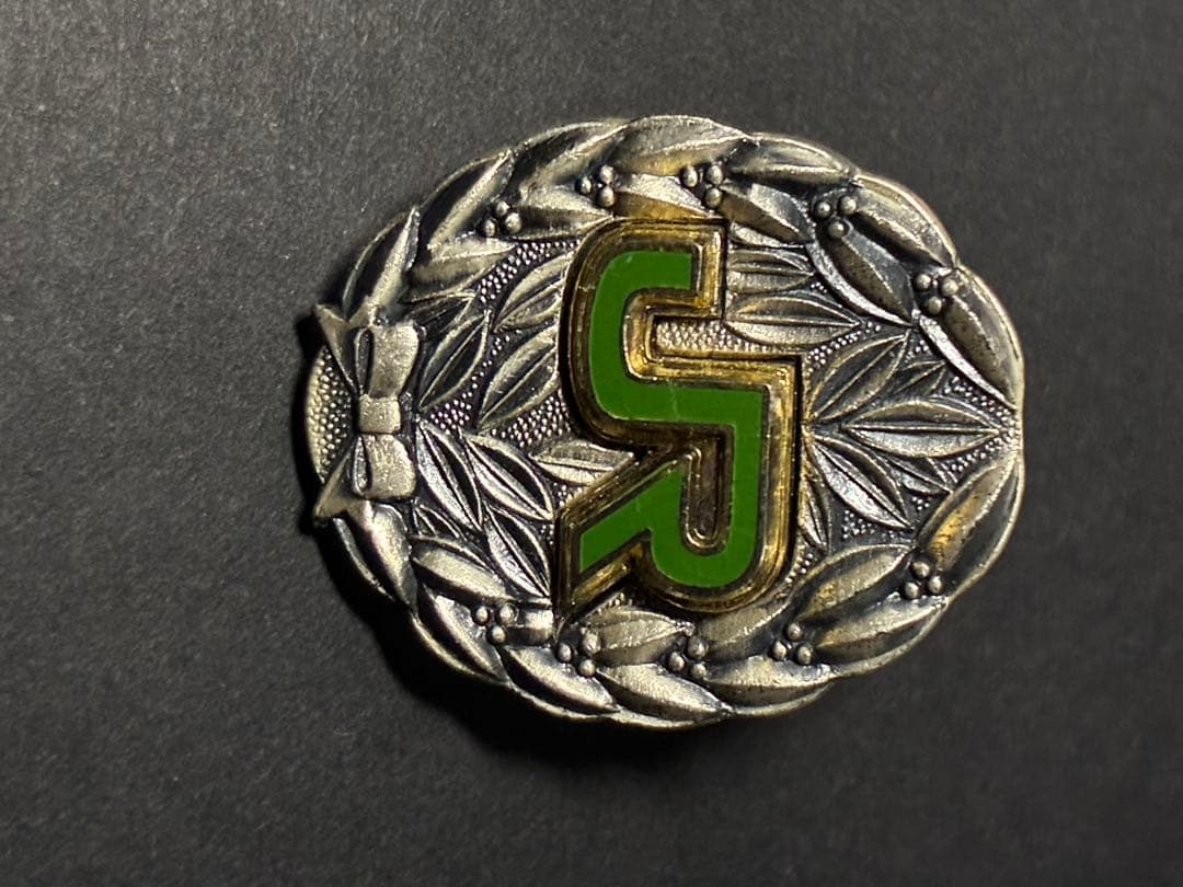 旧国鉄 JR功績章 バッジ 純銀製 12g ケース付 記念章 勲章