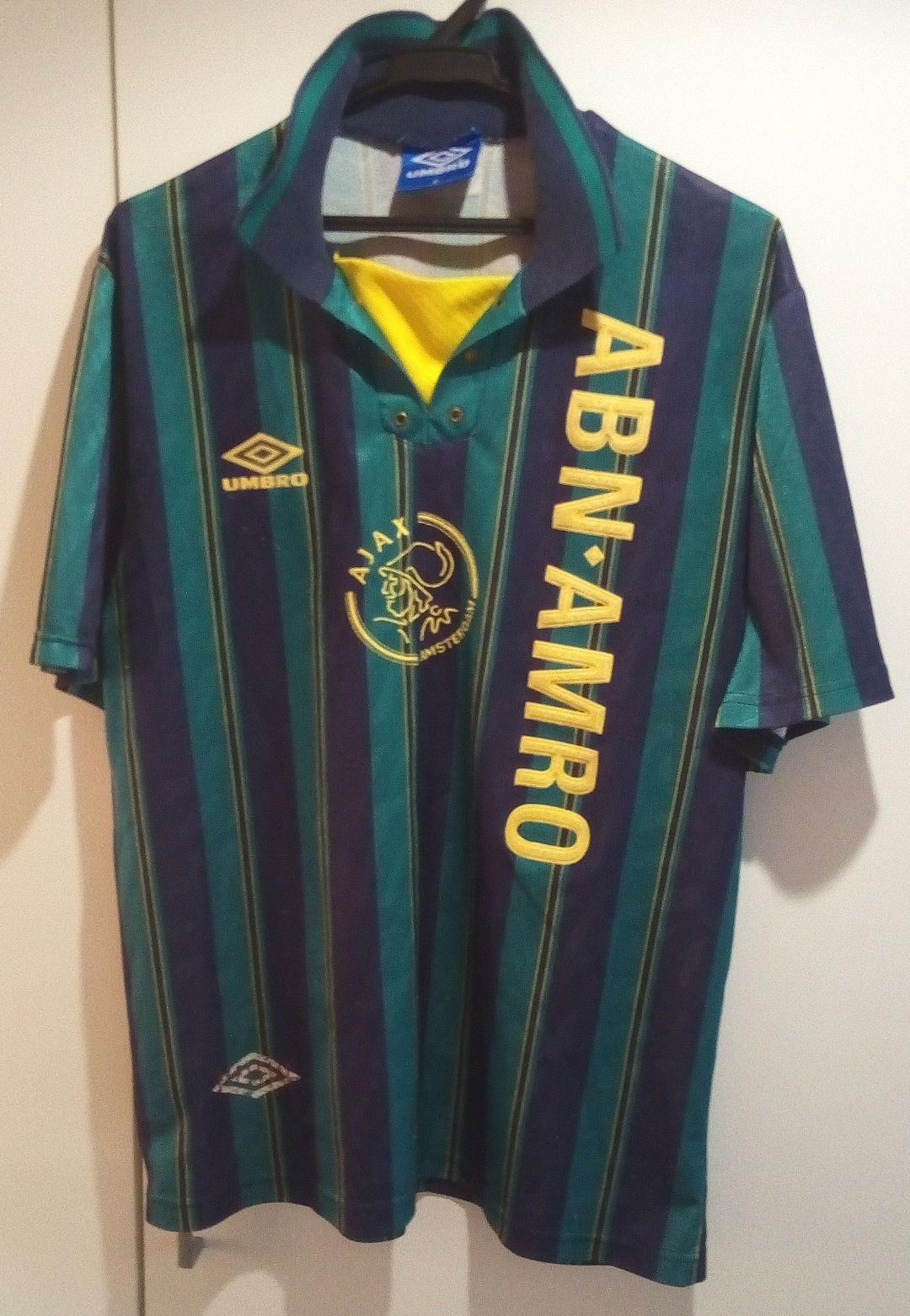 レトロ♥アヤックス♥超希少！ヴィンテージユニフォーム♥UMBRO♥サードモデル