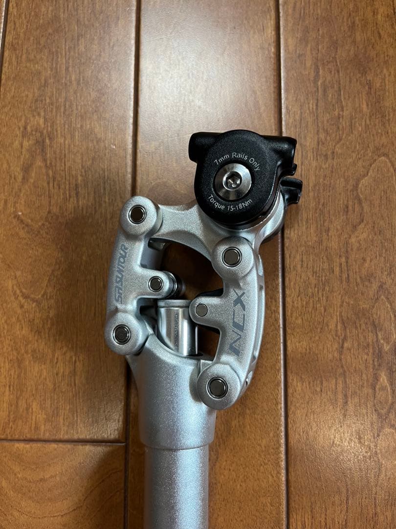 SR SUNTOUR NCX サスペンションシートポスト