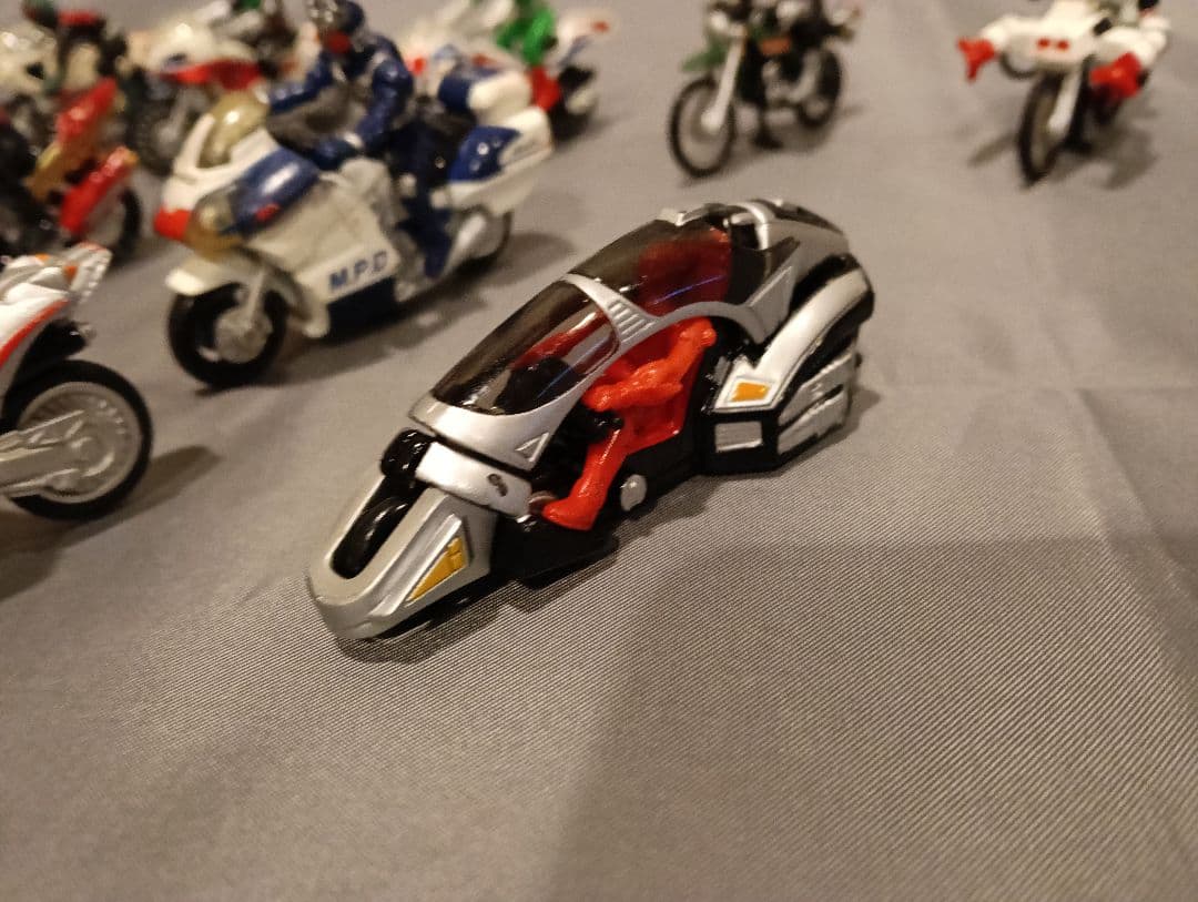 ホットウィール　仮面ライダー　バイクマシン　12台中古品セット