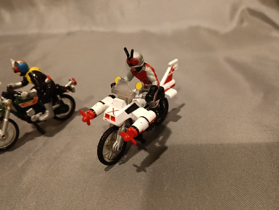 ホットウィール　仮面ライダー　バイクマシン　12台中古品セット