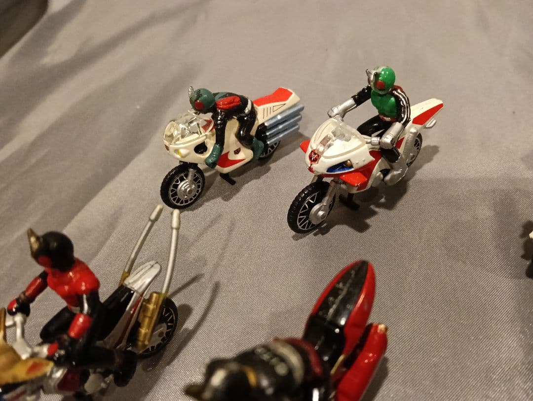 ホットウィール　仮面ライダー　バイクマシン　12台中古品セット