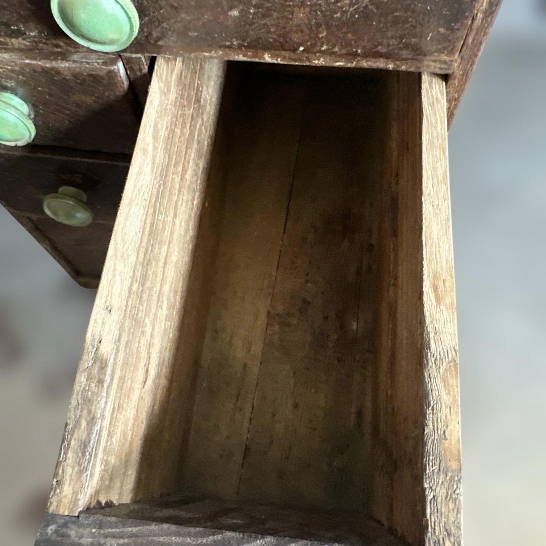 お値下げ❣️ヴィンテージ　グリーンの取っ手がとても可愛い❣️木製4段引き出し箪笥