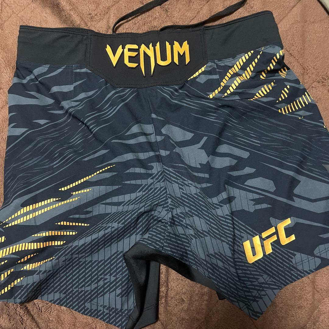 UFC VENUM ファイトショーツ XS 黒/金