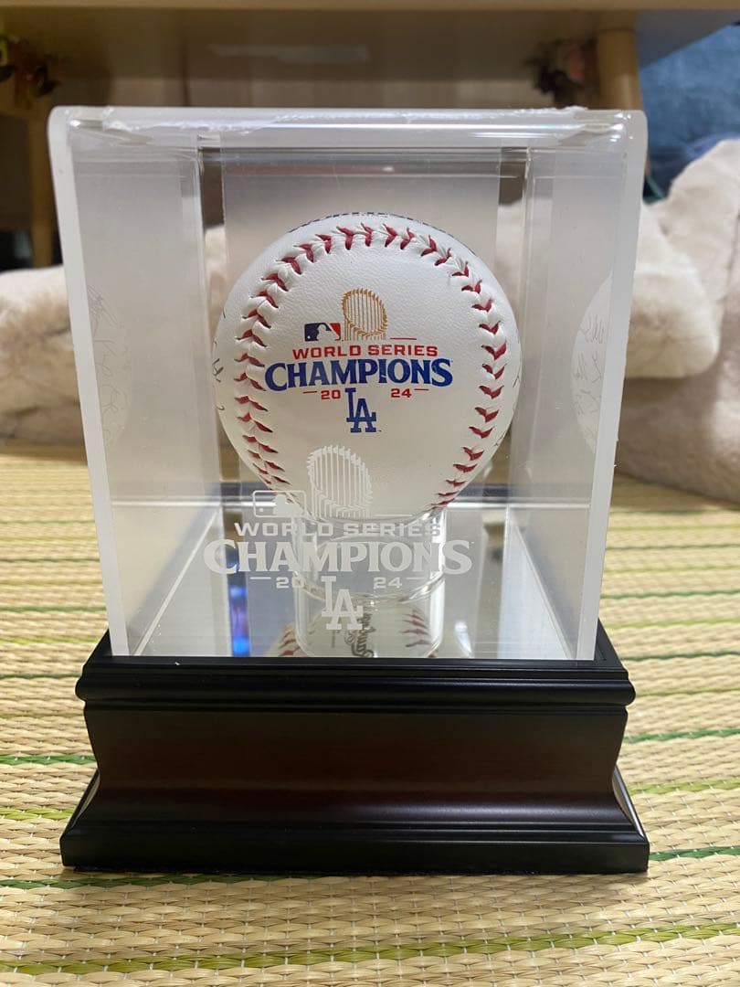 ドジャース優勝記念ボール　プリントサイン入り　優勝限定ボールケース付