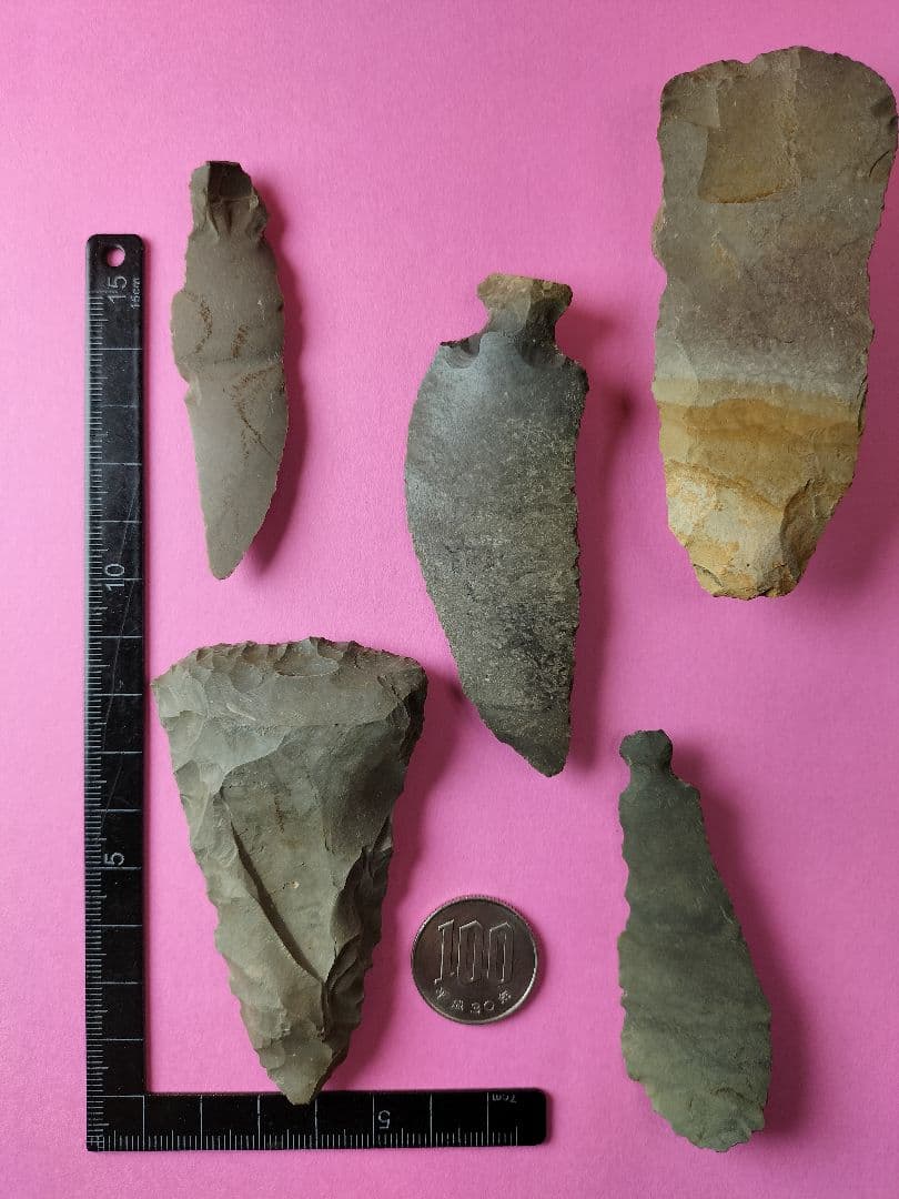 旧石器時代セット (出土品)石匙、石ナイフ、三角型石器、石銛、5点  頁岩