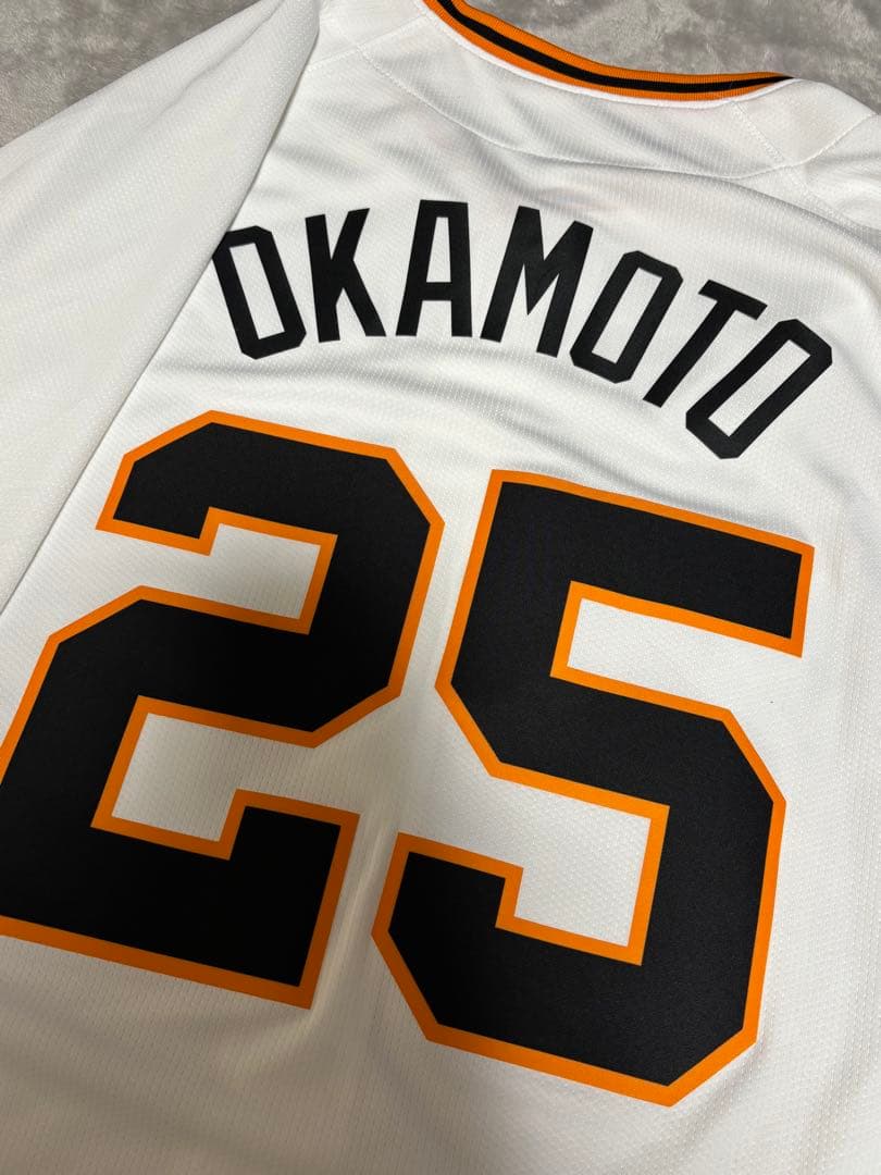 巨人 読売ジャイアンツ 岡本和真 ユニフォーム L 2024 優勝ワッペン