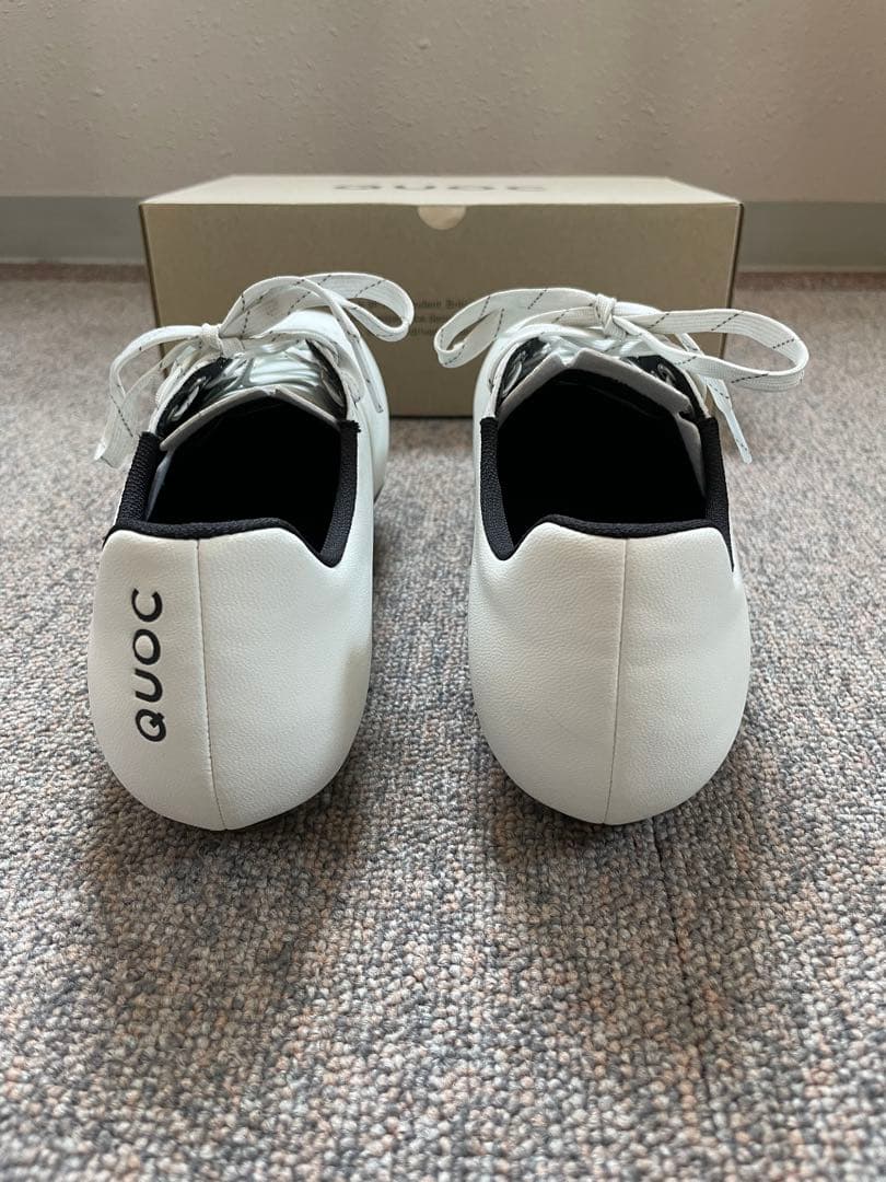 QUOC ホワイト サイクリングシューズ 箱付き