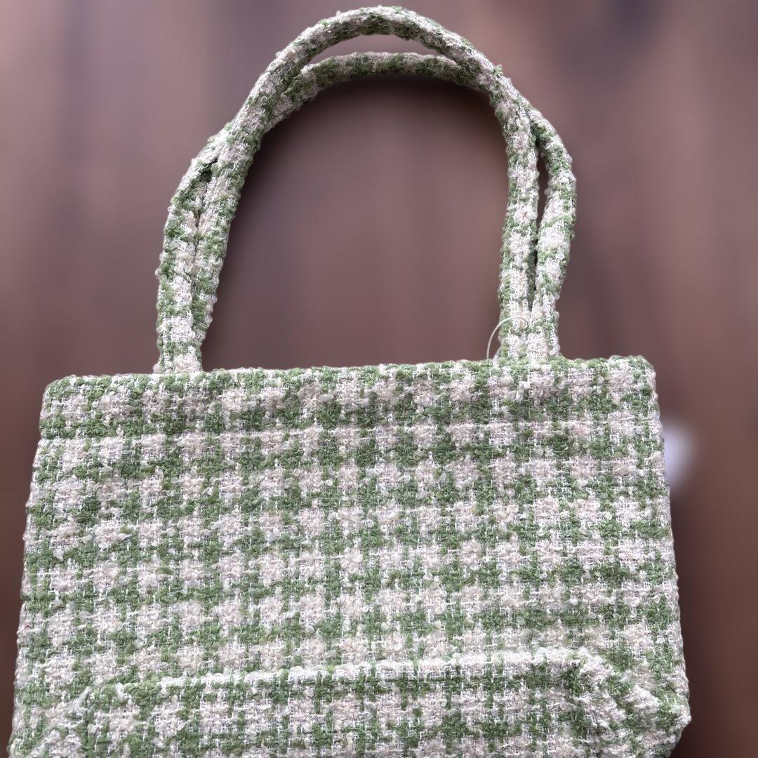 CHANELツイードトートバッグ　黄緑色