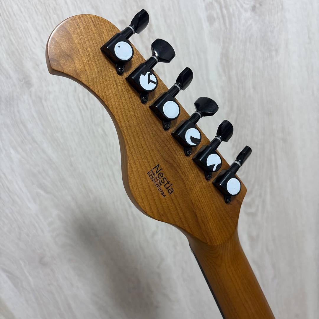 専用エリスギター　ストラトタイプ　コイルタップ