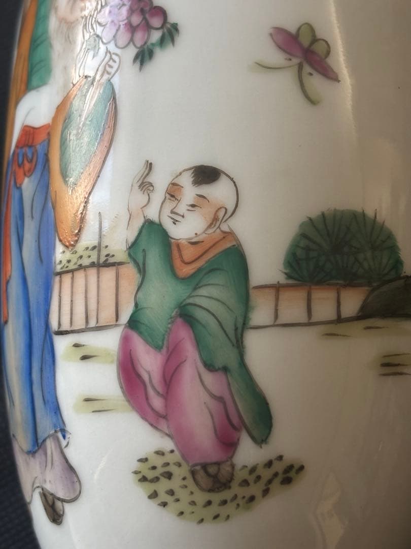 中国古美術 清末民国時代　粉彩　花瓶　人物画　高さ22cm