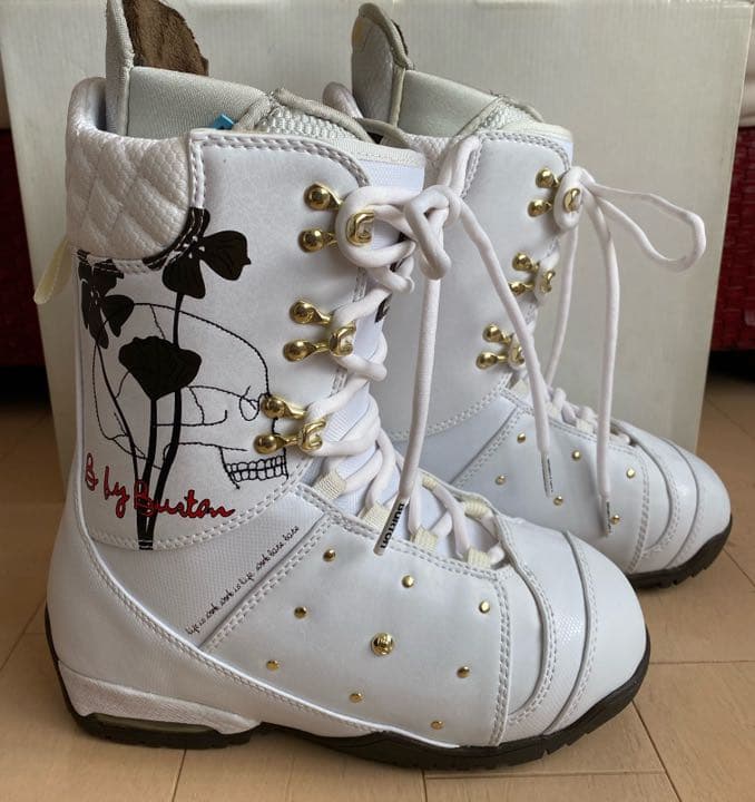 BURTON　バートン スノーボード 限定モデル お花柄 ブーツ 白 ホワイト